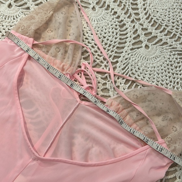 Vintage lace top nightie.  Size Medium in vintage sizing - Picture 7 of 9